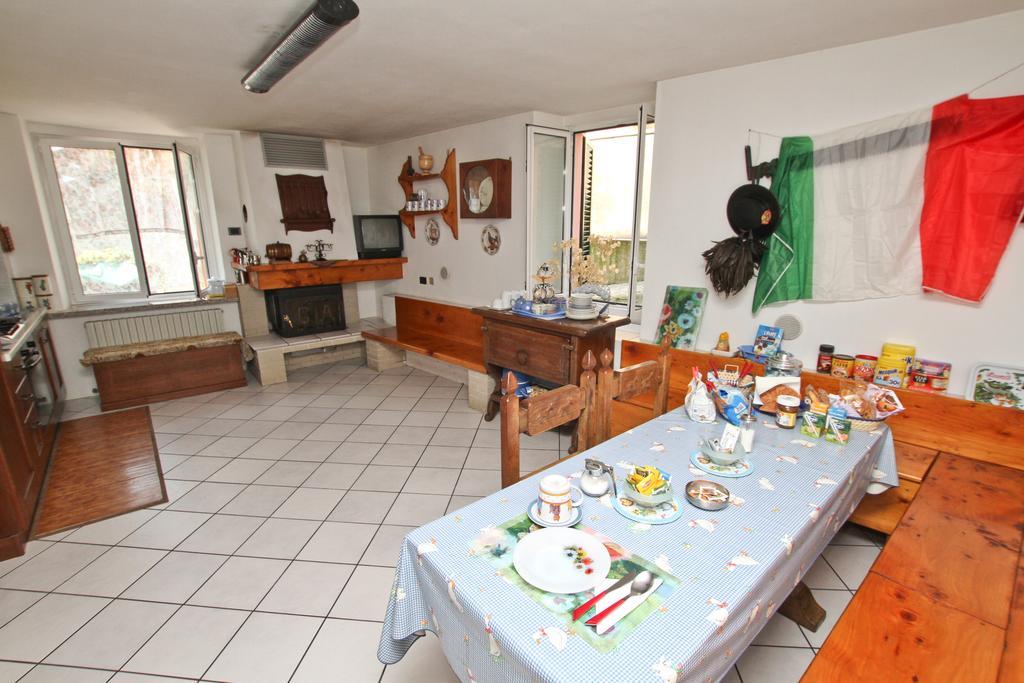 B&B Localita Manzoniane Lecco Zimmer foto